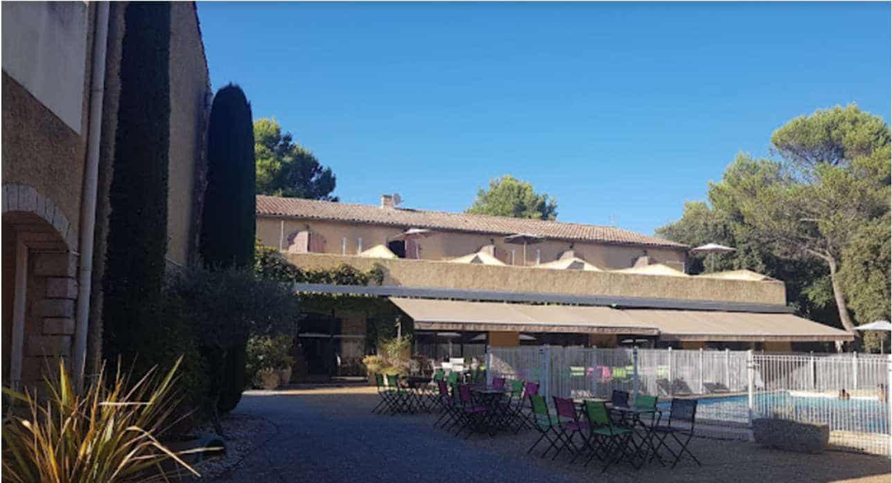 À Vendre – Hôtel Restaurant 3 étoiles de 36 chambres et 50 couverts à Saint-Didier – Vaucluse (84)