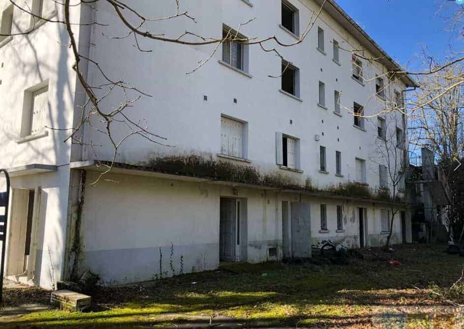 À Vendre – Ancien Centre de Vacances de 70 chambres à rénover à Saint-Laurent-de-Neste – Hautes-Pyrénées (65)