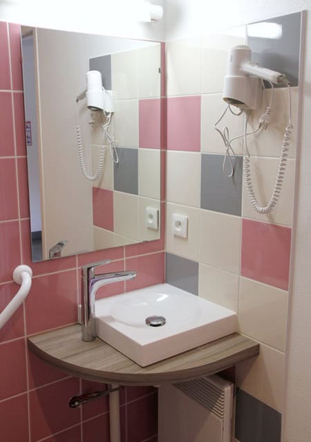 À Vendre – Hôtel-Restaurant de 9 chambres et 70 couverts à Apremont – Ardennes (08)