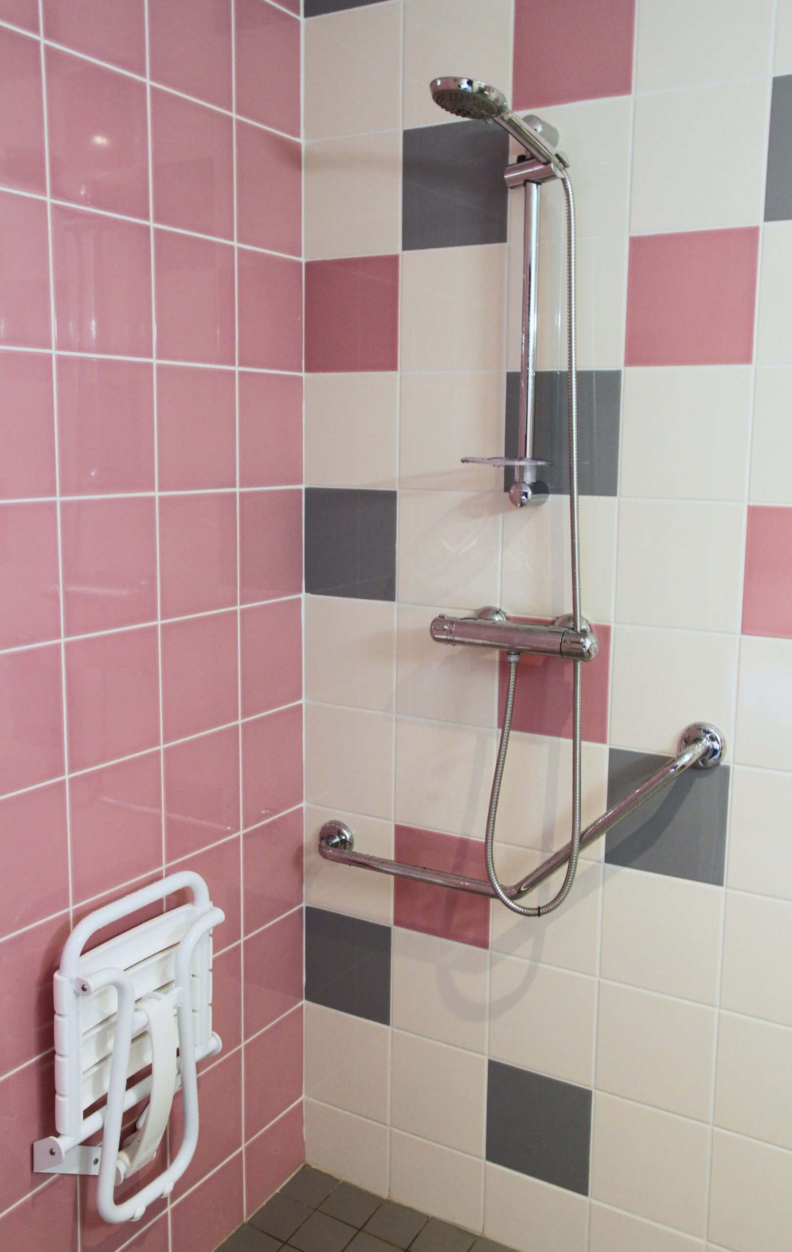 À Vendre – Hôtel-Restaurant de 9 chambres et 70 couverts à Apremont – Ardennes (08)