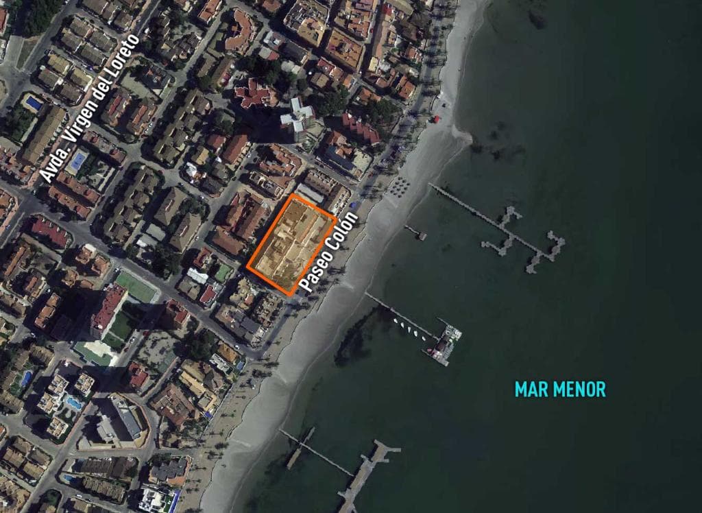 À Vendre – Terrain de 3 582 m² à usage Hôtelier à Santiago de la Ribera – Région de Murcie - Espagne