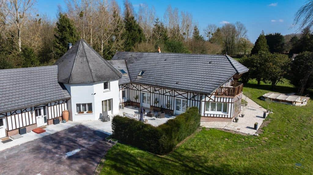 À vendre – Maison d’hôtes avec 5 chambres à Bettembos – Somme (80)