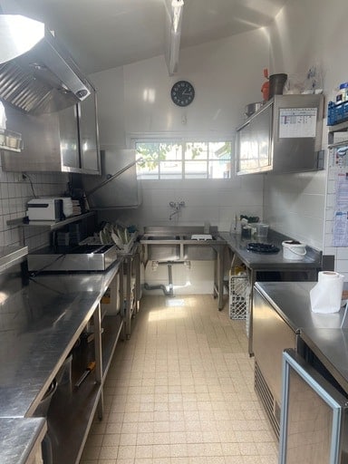 À vendre – Hôtel-Restaurant de 11 chambres et 85 couverts à Acquigny – Eure (27)
