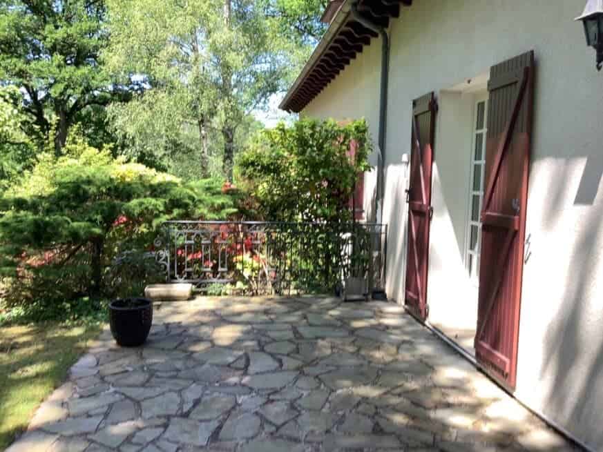 À vendre – Chambres d’hôtes et Gîte de 311 m² à Saint-Sornin-Lavolps – Corrèze (19)