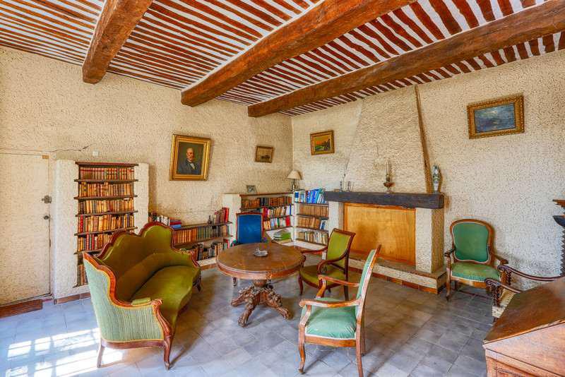 À vendre – Château du XVIIᵉ siècle de 22 pièces à Rustrel – Vaucluse (84)