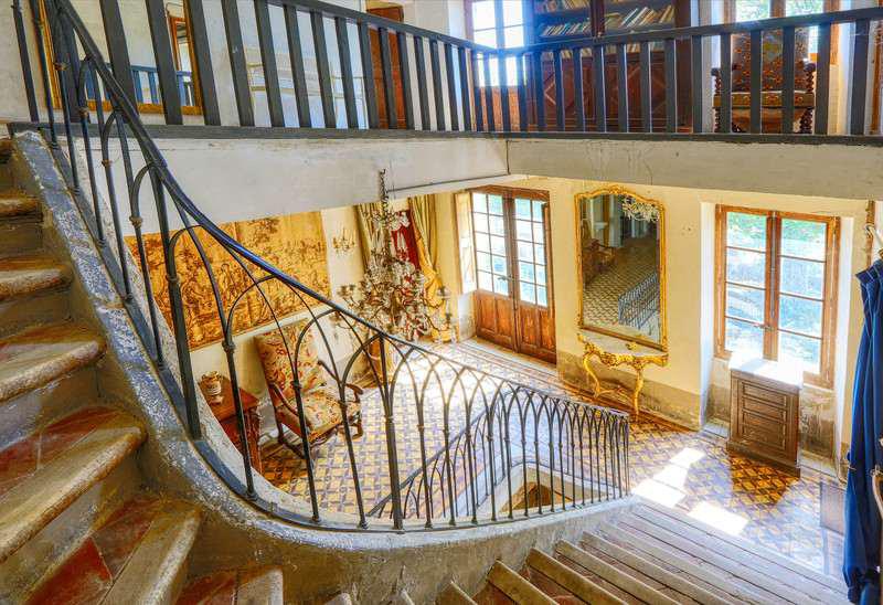 À vendre – Château du XVIIᵉ siècle de 22 pièces à Rustrel – Vaucluse (84)