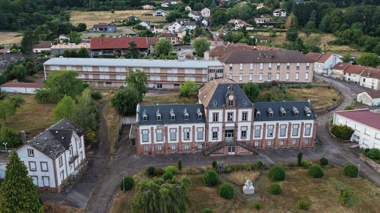 Ancien hôpital de 1 877 m² à reconvertir en hébergement touristique à Senones – Vosges (88)