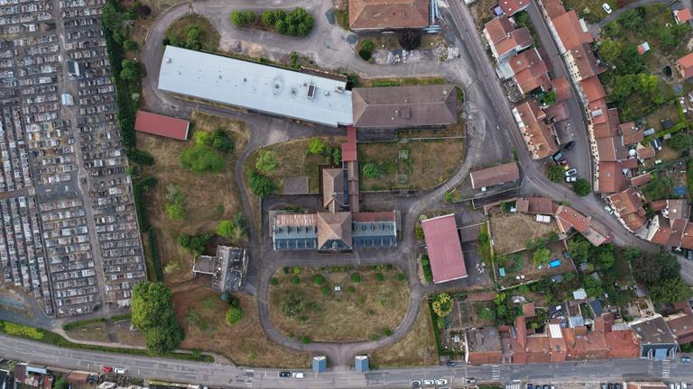 Ancien hôpital de 1 877 m² à reconvertir en hébergement touristique à Senones – Vosges (88)
