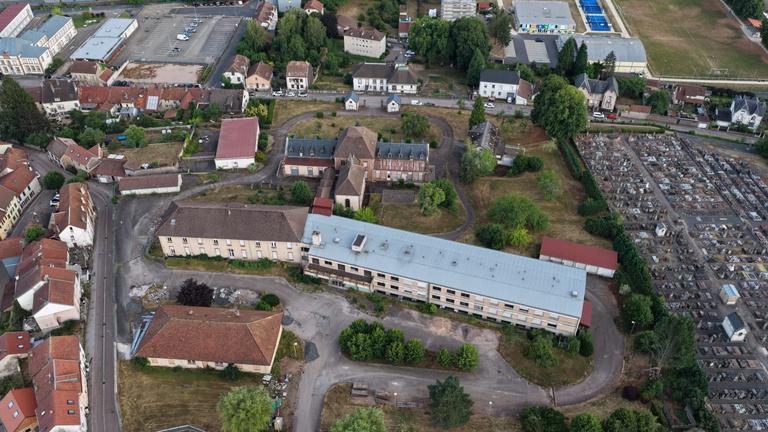 Ancien hôpital de 1 877 m² à reconvertir en hébergement touristique à Senones – Vosges (88)
