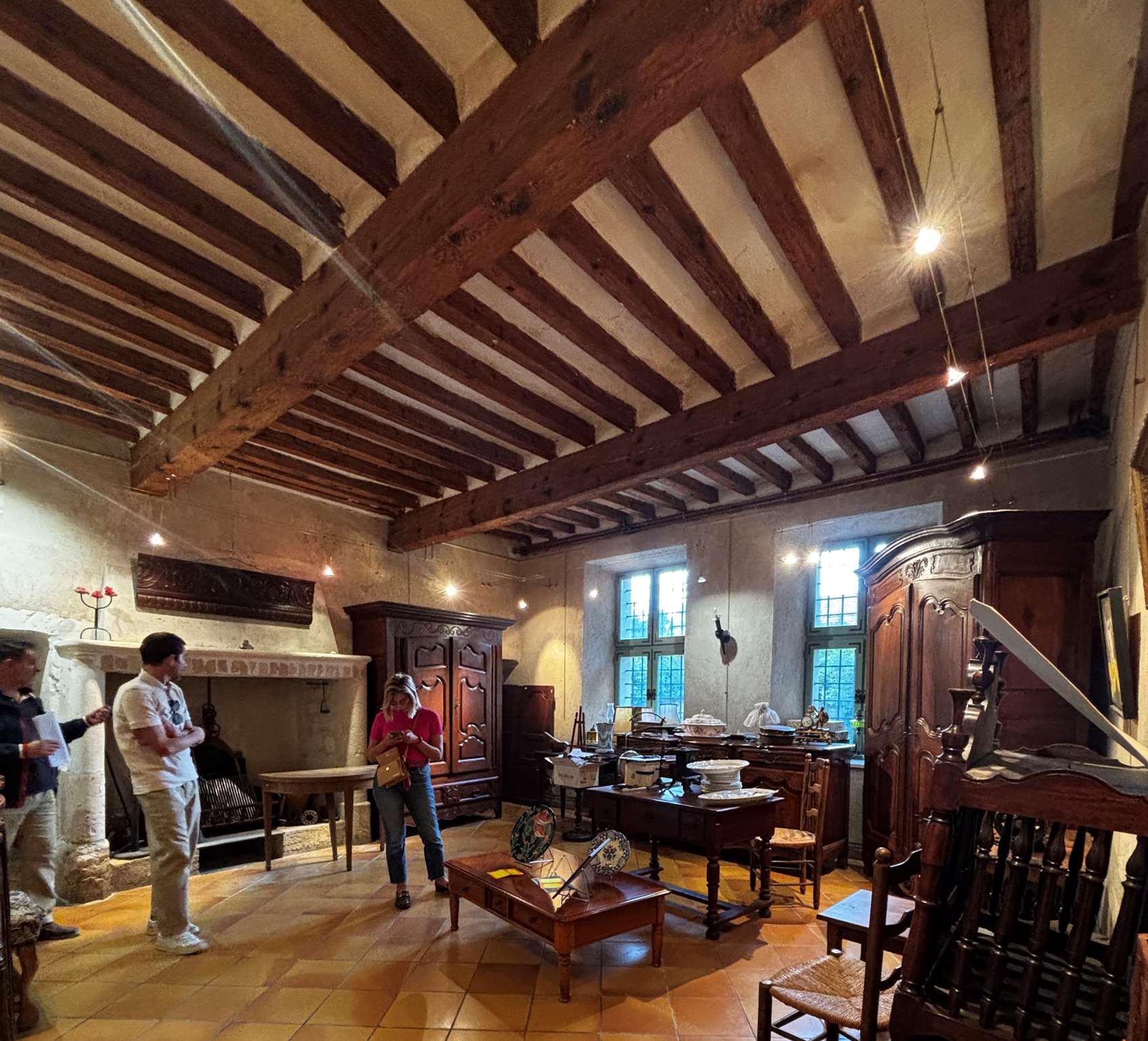 À vendre – Château de 995 m² classé au titre des Monuments historiques à Pernes-les-Fontaines – Vaucluse (84)