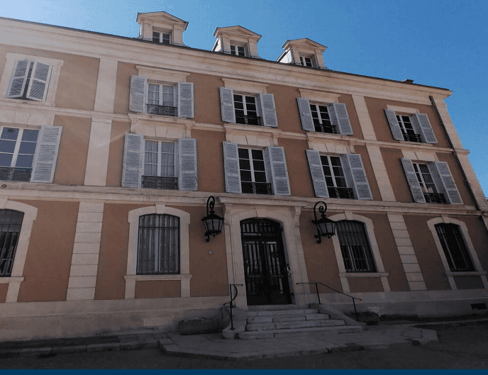 batiment-de-caractere-a-vendre-a-digne-les-bains-dans-les-alpes-de-haute-provence-1