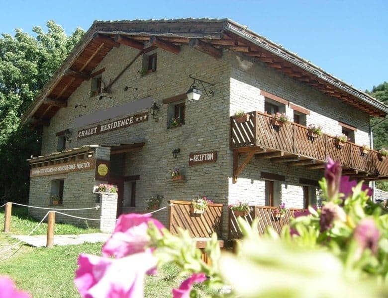 a-vendre-chalet-residence-de-tourisme-3-de-15-appartements-50-couverts-a-bonneval-sur-arc-en-savoie-1