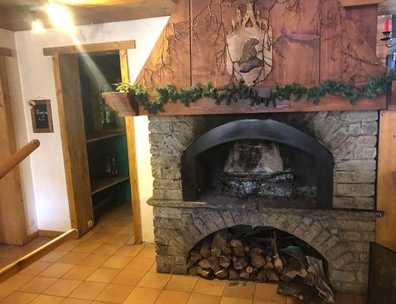 a-vendre-chalet-residence-de-tourisme-3-de-15-appartements-50-couverts-a-bonneval-sur-arc-en-savoie-13