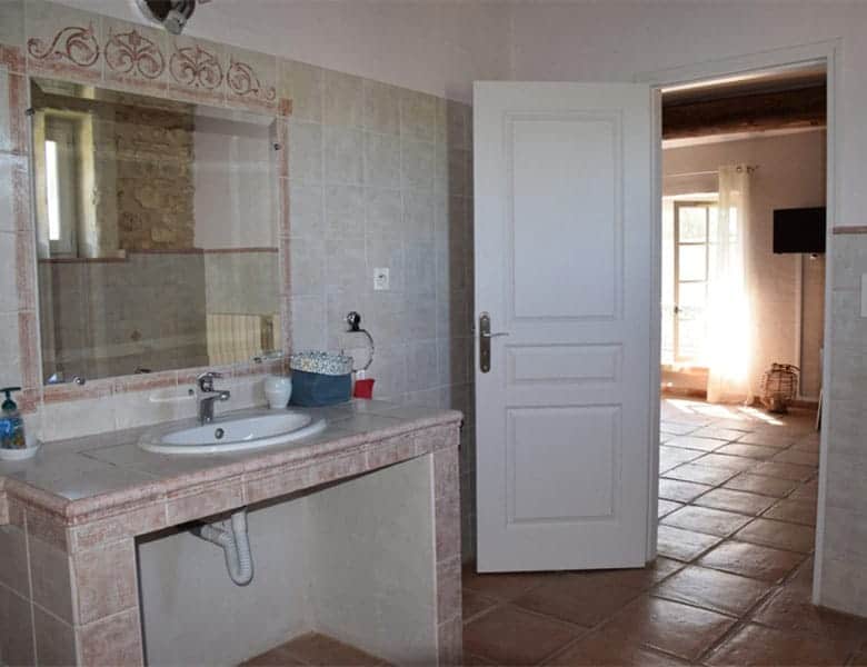 a-vendre-hotel-a-arles-dans-les-bouches-du-rhone-5