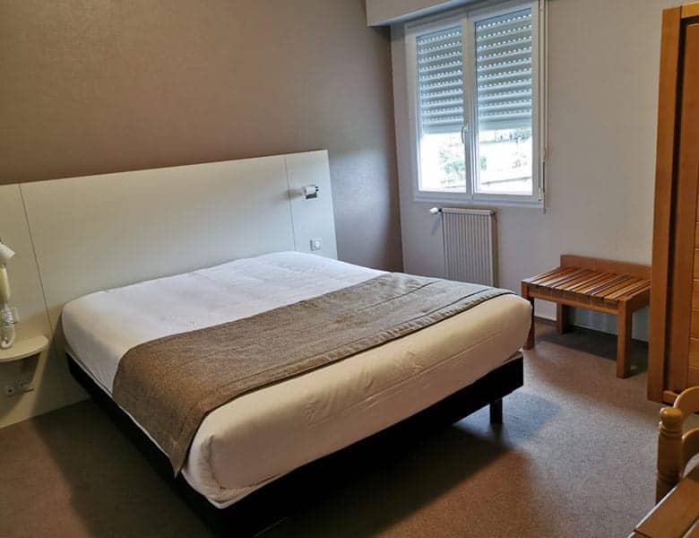 a-vendre-hotel-bureau-2-de-23-chambres-a-saint-brieuc-dans-les-cotes-darmor-3