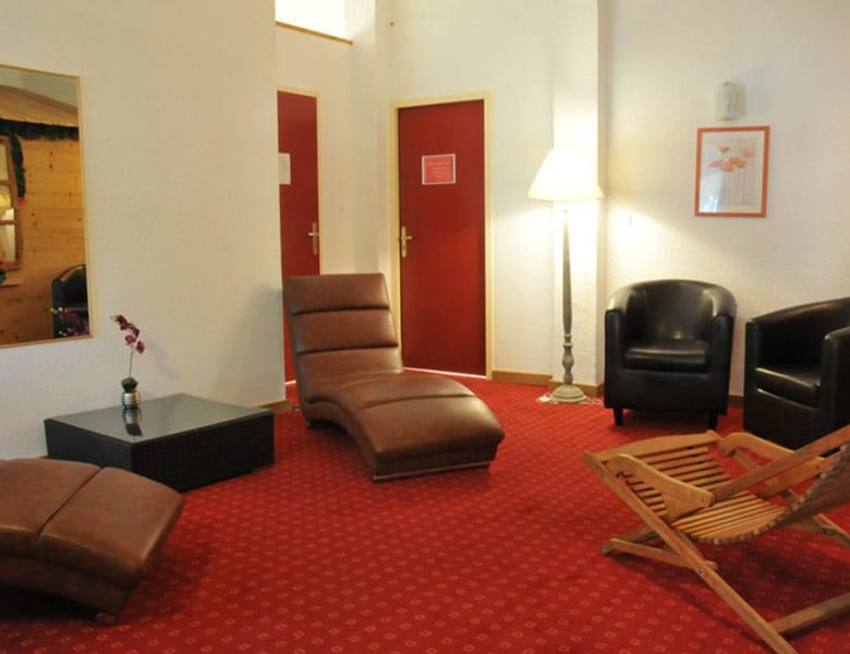 a-vendre-hotel-restaurant-3-de-29-chambres-proche-gap-entre-lac-et-station-de-montagne-dans-les-alpes-de-haute-provence-17