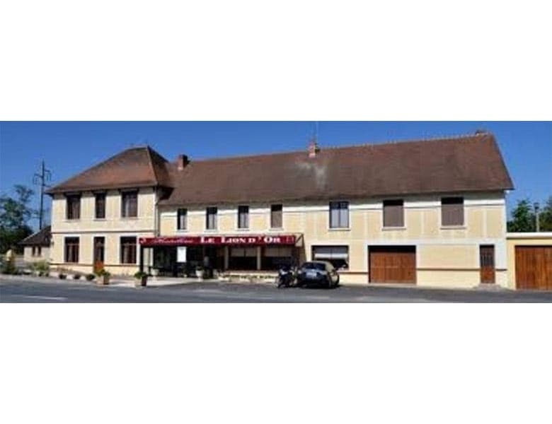 a-vendre-hotel-restaurant-bar-2-de-9-chambres-120-couverts-proche-de-saint-etienne-dans-la-loire-1