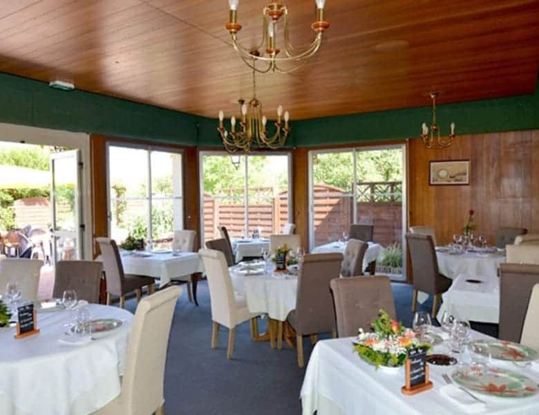 a-vendre-hotel-restaurant-bar-2-de-9-chambres-120-couverts-proche-de-saint-etienne-dans-la-loire-11