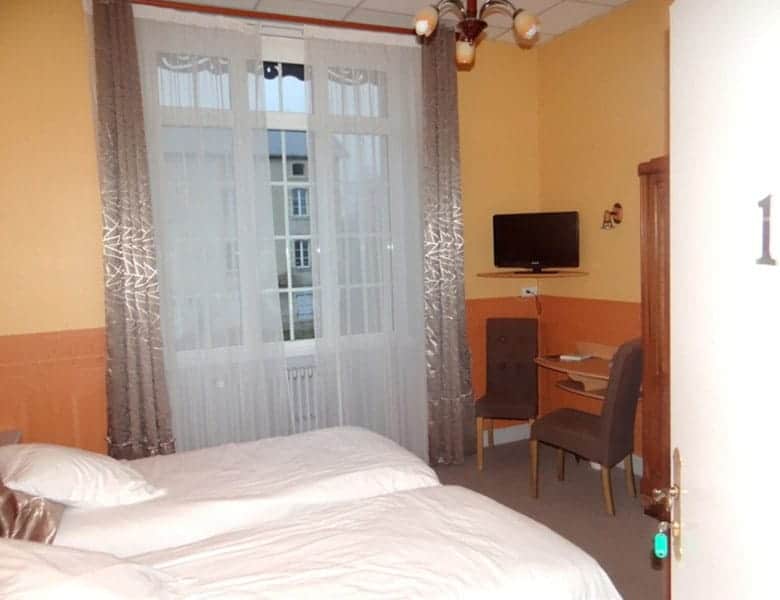 a-vendre-hotel-restaurant-bar-2-de-9-chambres-120-couverts-proche-de-saint-etienne-dans-la-loire-3