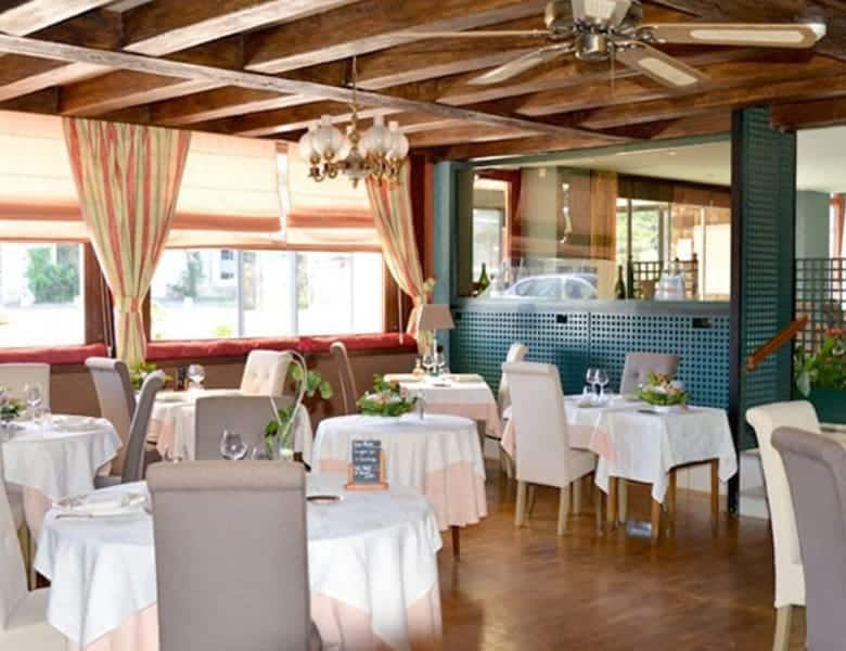 a-vendre-hotel-restaurant-bar-2-de-9-chambres-120-couverts-proche-de-saint-etienne-dans-la-loire-7