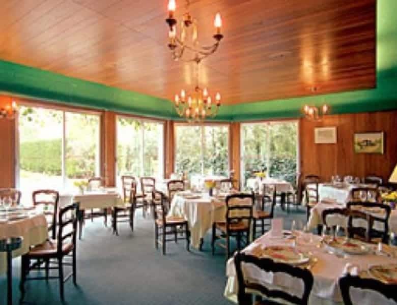 a-vendre-hotel-restaurant-bar-2-de-9-chambres-120-couverts-proche-de-saint-etienne-dans-la-loire-9