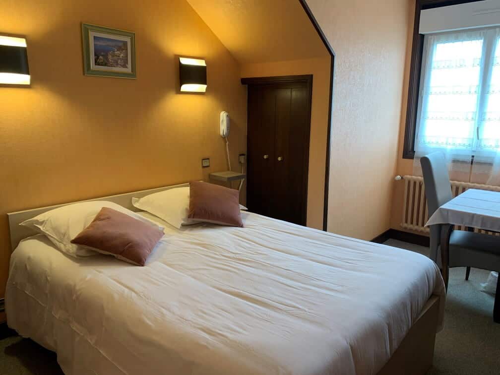 À vendre - Hôtel-Restaurant 2 étoiles de 16 chambres à Seilhac - Corrèze (19)