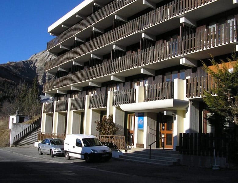 a-vendre-un-hotel-restaurant-de-14-chambres-45-couverts-a-allos-dans-les-alpes-de-haute-provence-1
