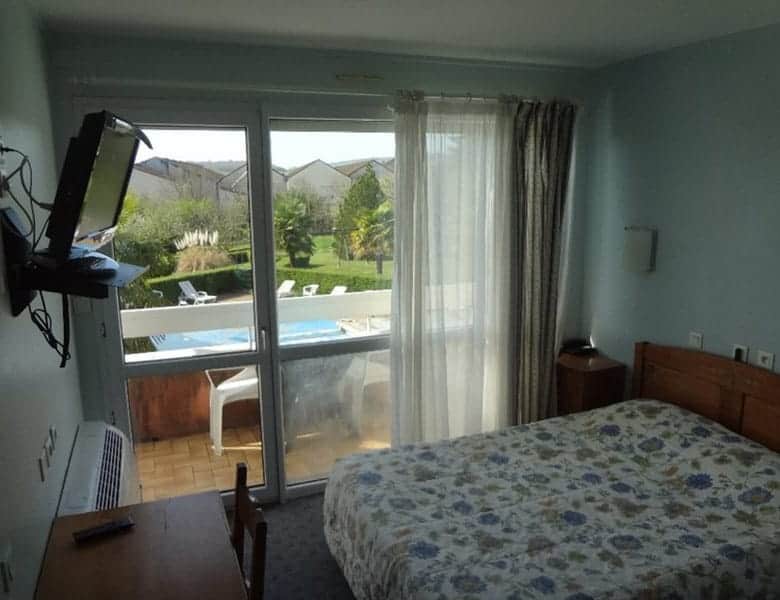 achat-dun-hotel-restaurant-3-etoiles-fonds-et-murs-de-30-chambres-120-couverts-a-chalon-sur-saone-dans-la-saone-et-loire-11