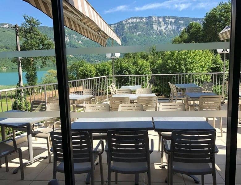 bar-restaurant-a-vendre-200-couverts-au-lac-daiguebelette-en-savoie-proche-de-chambery-1