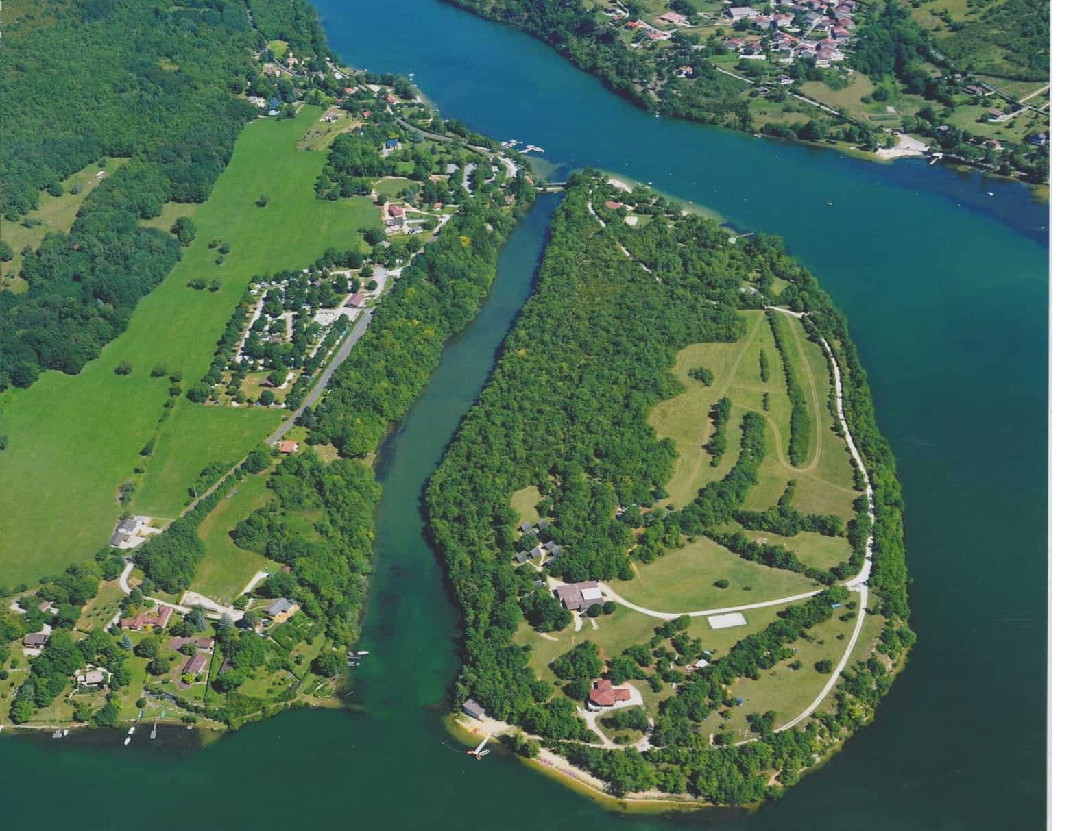 camping-hebergements-touristiques-de-plein-air-a-developper-sur-lile-de-chambod-dans-lain-1