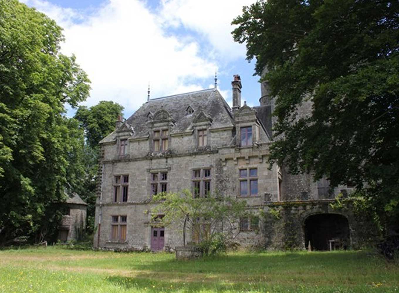 chateau_a_vendre_montaignac_saint_hyppolyte