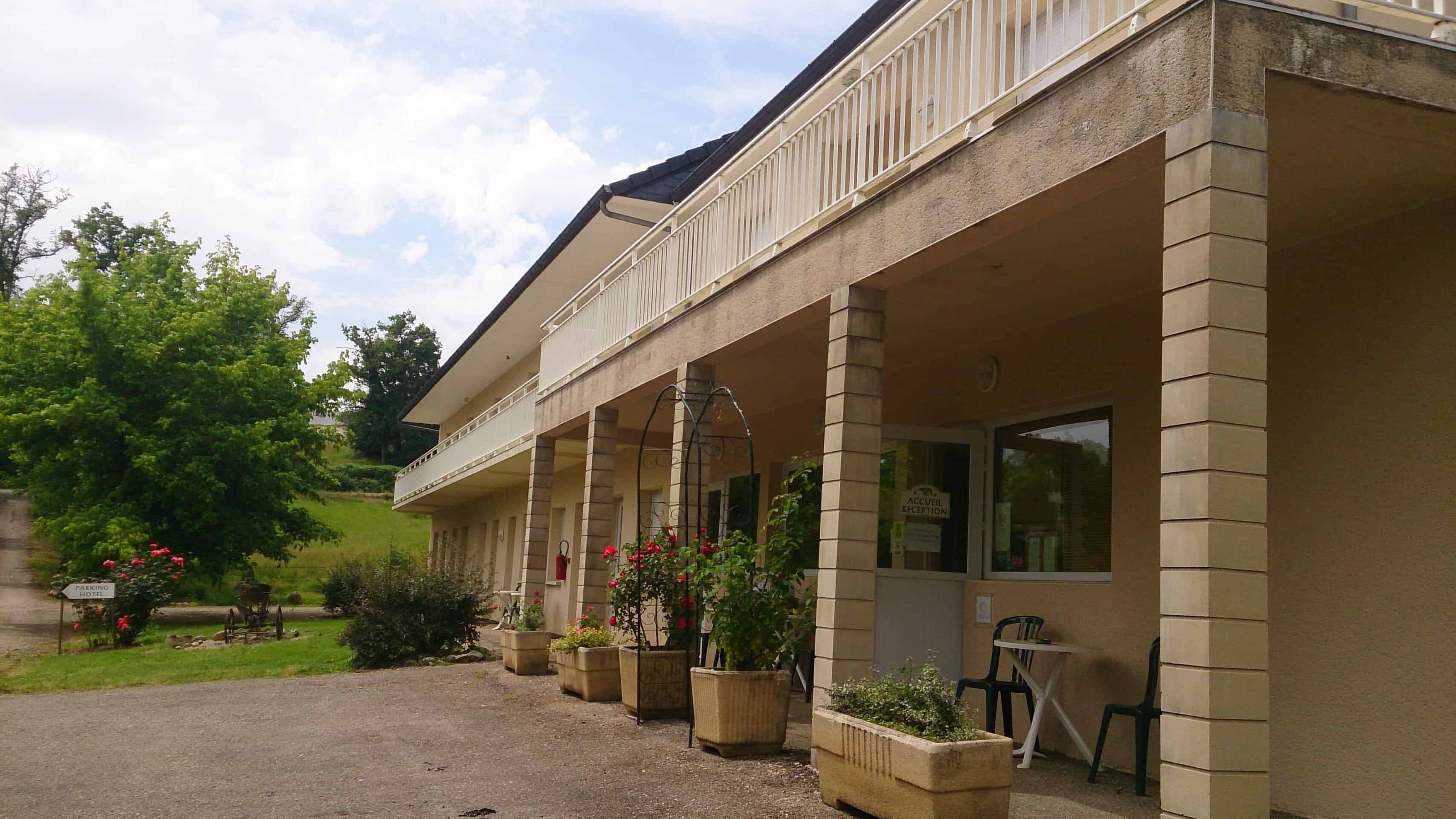 domaine-avec-restaurant-et-piscine-exterieur-a-vendre-en-correze-proche-de-brive-la-gaillarde-en-nouvelle-aquitaine-1