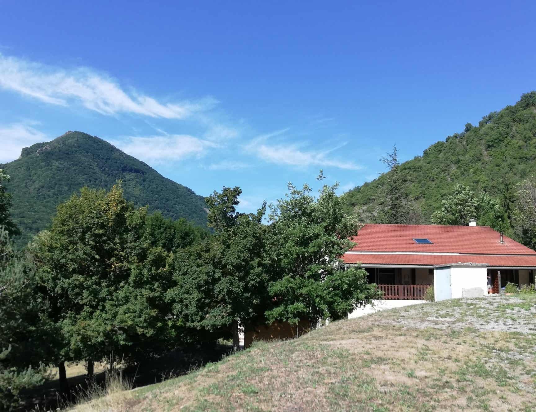 gite-a-vendre-5-pieces-proche-gap-dans-les-alpes-de-haute-provence-1