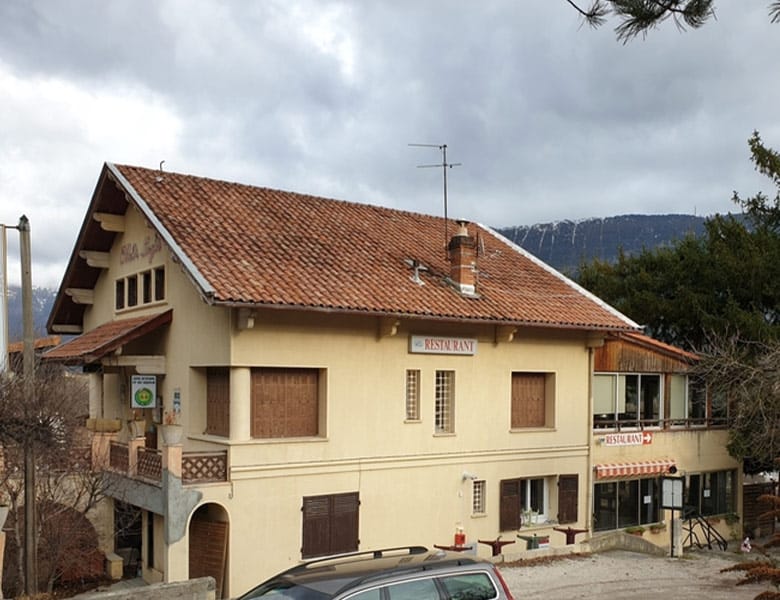 gite-a-vendre-de-12-chambres-proche-dignes-les-bains-dans-les-alpes-de-haute-provence-1
