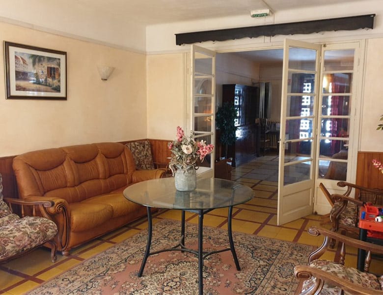 gite-a-vendre-de-12-chambres-proche-dignes-les-bains-dans-les-alpes-de-haute-provence-11