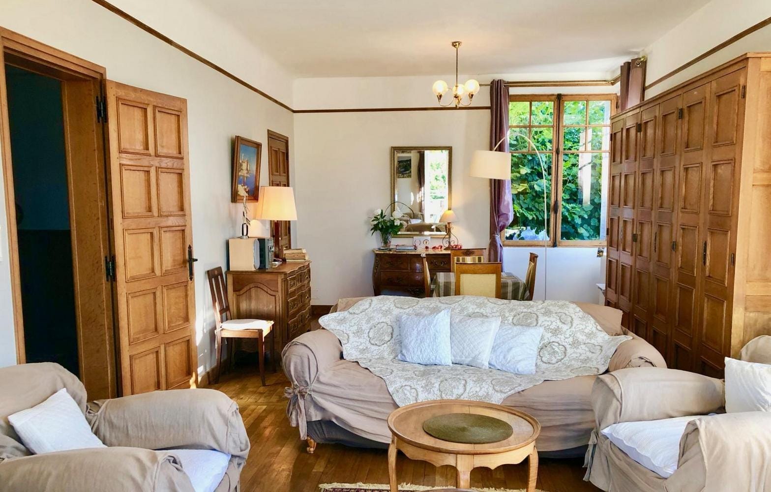 gite-avec-piscine-exterieur-a-vendre-a-uzerche-correze-11