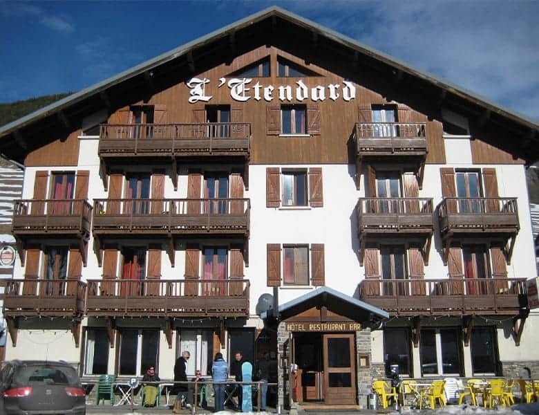 hotel-bar-restaurant-a-vendre-en-savoie-24-chambres-1