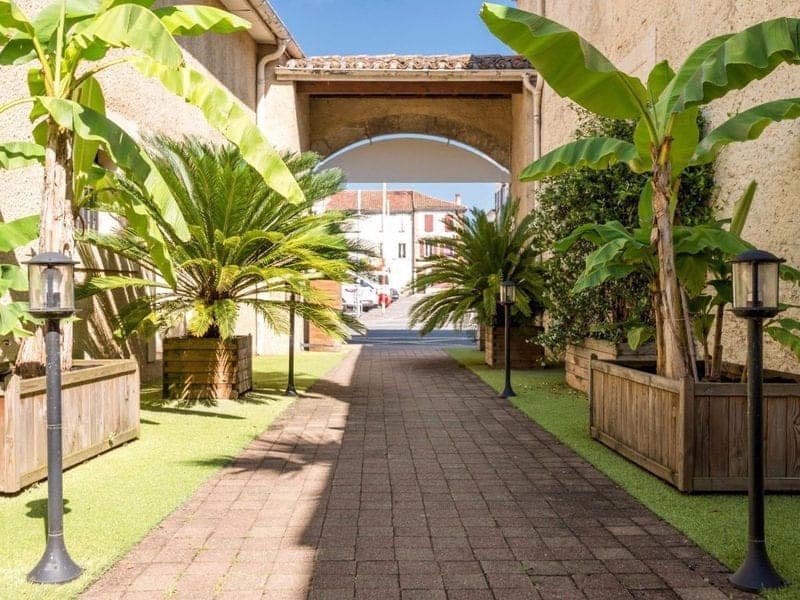 hotel-bureau-a-vendre-a-tarbes-dans-les-hautes-pyrenees-1