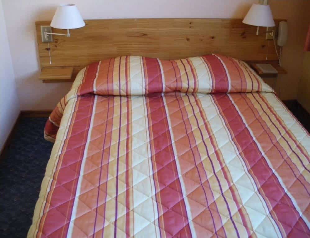 hotel-restaurant-2-etoiles-a-vendre-de-30-chambres-80-couverts-proche-forcalquier-dans-les-alpes-de-haute-provence-7