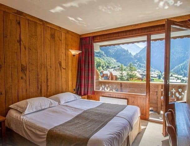 hotel-restaurant-3-a-vendre-de-31-chambres-90-couverts-au-coeur-de-la-station-de-champagny-en-vanoise-en-savoie-1