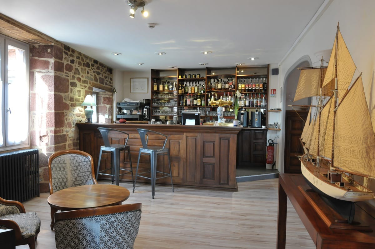 hotel-restaurant-a-vendre-dans-un-des-plus-beau-village-de-france-collonges-la-rouge-correze-nouvelle-aquitaine-7