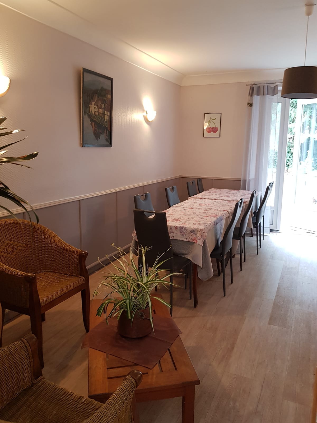 hotel-restaurant-a-vendre-dans-une-petite-ville-touristique-en-correze-nouvelle-aquitaine-3