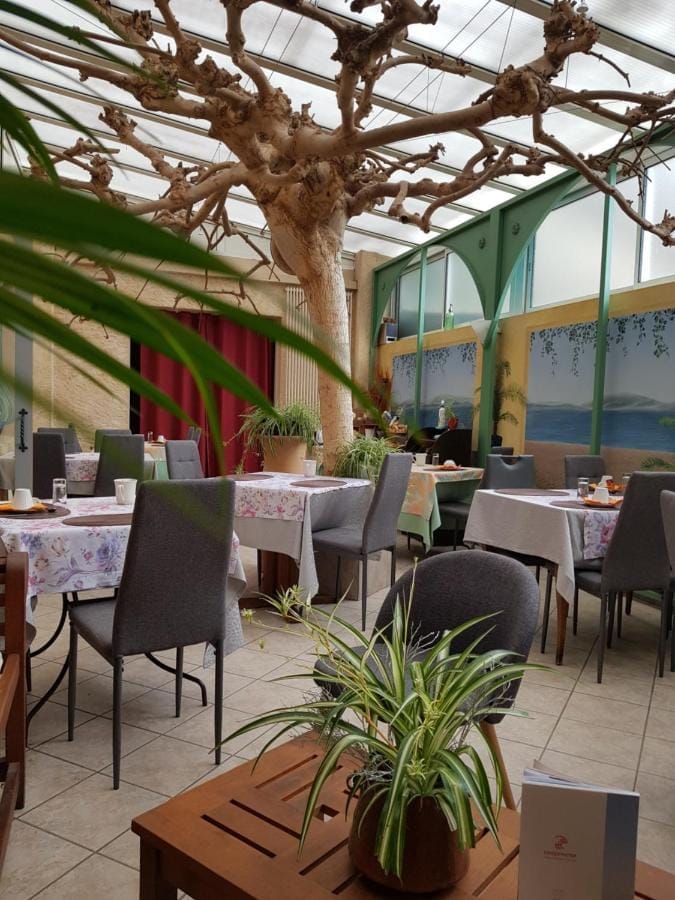 hotel-restaurant-a-vendre-dans-une-petite-ville-touristique-en-correze-nouvelle-aquitaine-5