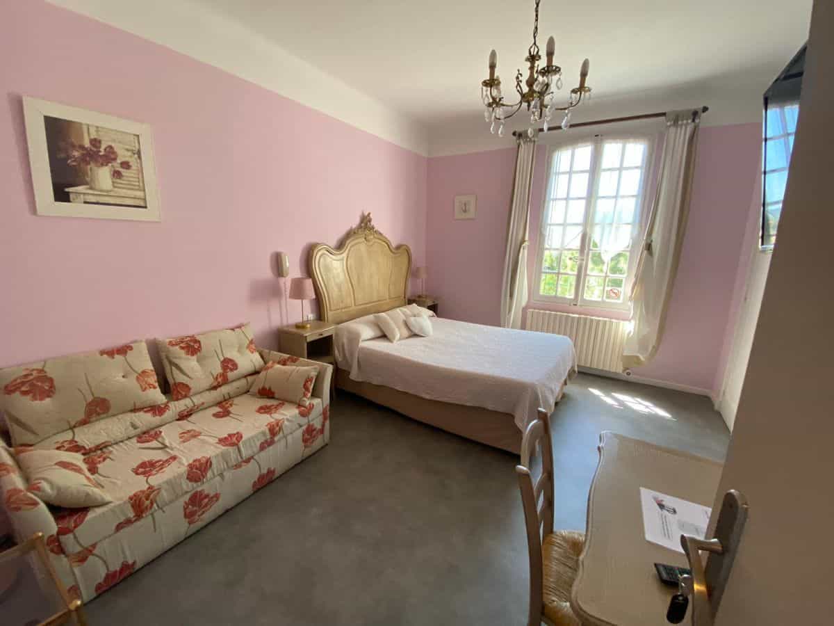 Hotel bureau- Ventoux-Vaucluse- VPA 4