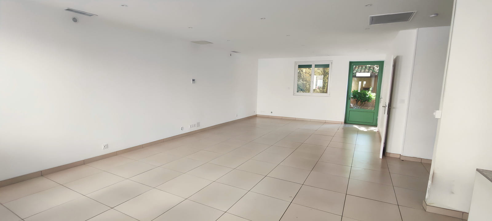 À vendre – Maison d'hôtes de 8 chambres à Adissan – Hérault (34)