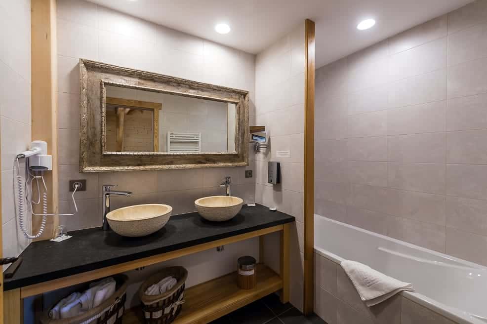 salle de bain chambre supérieure