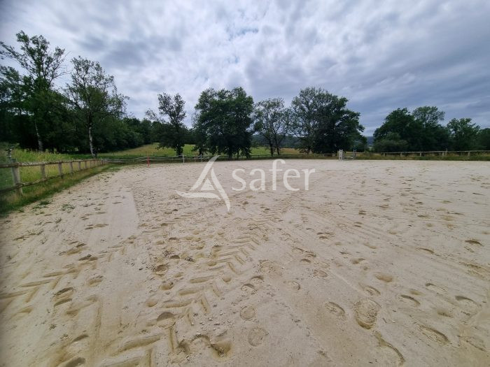 À vendre – Propriété équestre de 9 hectares avec maison de 175 m² à Martel – Lot (46)