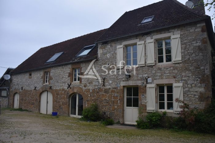 À vendre – Propriété équestre de 9 hectares avec maison de 175 m² à Martel – Lot (46)