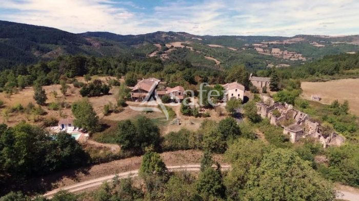 À vendre – Domaine de 30 ha avec 12 gîtes au cœur du Haut-Languedoc – Hérault (34)