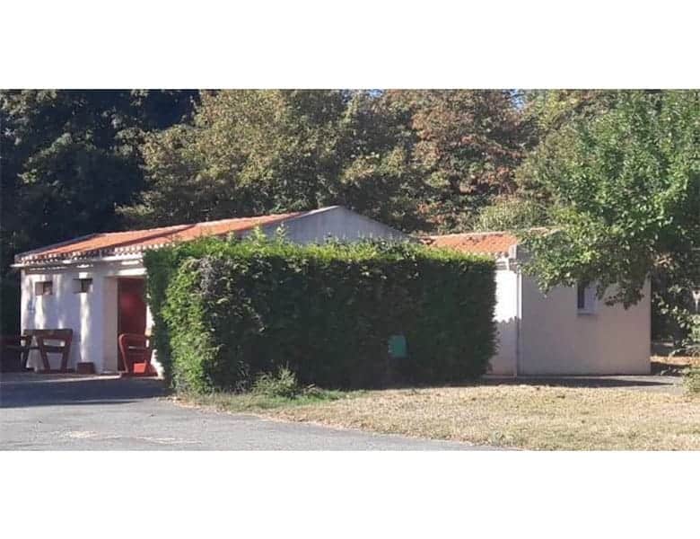 camping-de-91-emplacements-proche-du-puy-du-fou-r-en-vendee-1